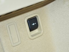 2013款 320i 2.0T 自动 领先版
