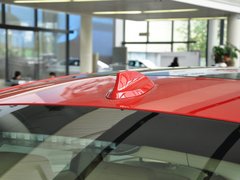 2013款 320i 2.0T 自动 领先版