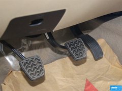 2013款 2.4T 手动 四驱特装版 5座