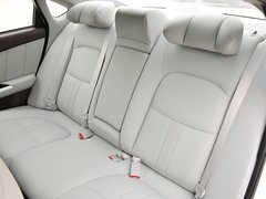 2013款 1.8T 自动 旗舰型