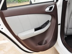2013款 1.8T 自动 旗舰型