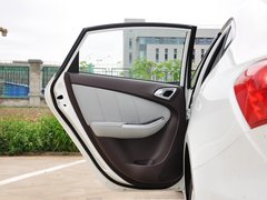 2013款 1.8T 自动 旗舰型