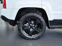 2014款 2.4L 自动 蛇行珍藏版 5座