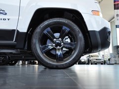 自由客 2014款 2.4L 自动 蛇行珍藏版 5座
