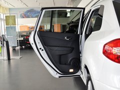 2013款 2.5L CVT 四驱舒适版 5座