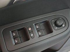 2013款 1.8TSI DCT 豪华导航版 欧IV 7座