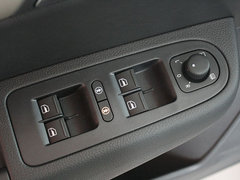 2013款 1.8TSI DCT 豪华导航版 欧IV 7座