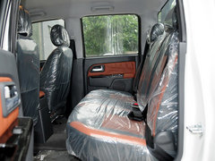 2013款 2.4L 手动 欧洲版 四驱领航型小双排