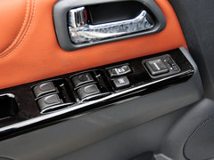 2013款 2.4L 手动 欧洲版 四驱领航型小双排