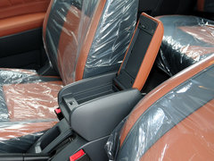 2013款 2.4L 手动 欧洲版 四驱领航型小双排