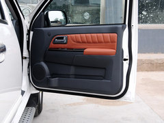 2013款 2.4L 手动 欧洲版 四驱领航型小双排