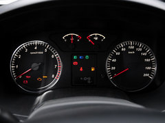 2013款 2.4L 手动 欧洲版 四驱领航型小双排