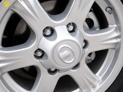 2013款 2.4L 手动 欧洲版 四驱领航型小双排