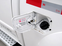 2013款 2.4L 手动 欧洲版 四驱领航型小双排