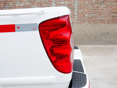 2013款 2.4L 手动 欧洲版 四驱领航型小双排