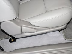 2013款 2.4L 手动 汽油4G69两驱小双精英型
