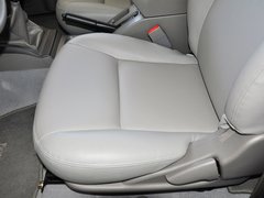 2013款 2.4L 手动 汽油4G69两驱小双精英型