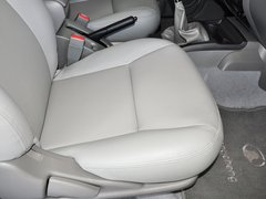 2013款 2.4L 手动 汽油4G69两驱小双精英型
