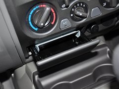 2013款 2.4L 手动 汽油4G69两驱小双精英型
