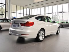 2013款 320i 2.0T 自动 风尚设计套装