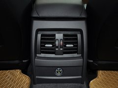 2013款 320i 2.0T 自动 风尚设计套装