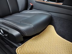 2013款 320i 2.0T 自动 风尚设计套装