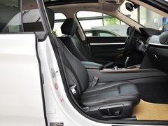 2013款 320i 2.0T 自动 风尚设计套装