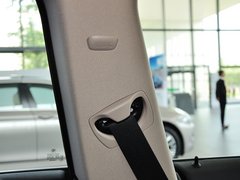 2013款 320i 2.0T 自动 风尚设计套装