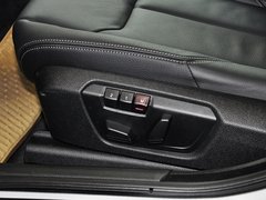 2013款 320i 2.0T 自动 风尚设计套装