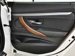 2013款 320i 2.0T 自动 风尚设计套装