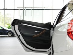 2013款 320i 2.0T 自动 风尚设计套装