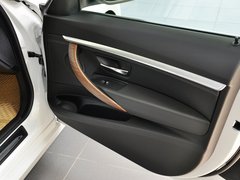2013款 320i 2.0T 自动 风尚设计套装