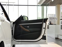 2013款 320i 2.0T 自动 风尚设计套装