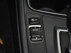 2013款 320i 2.0T 自动 风尚设计套装