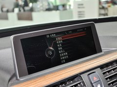 2013款 320i 2.0T 自动 风尚设计套装