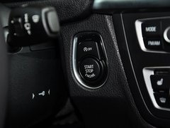 2013款 320i 2.0T 自动 风尚设计套装