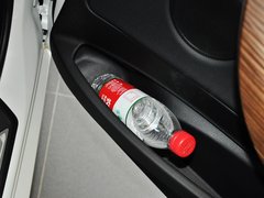 2013款 320i 2.0T 自动 风尚设计套装