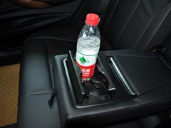 2013款 320i 2.0T 自动 风尚设计套装