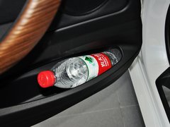 2013款 320i 2.0T 自动 风尚设计套装