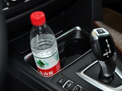 2013款 320i 2.0T 自动 风尚设计套装