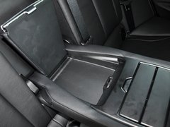 2013款 320i 2.0T 自动 风尚设计套装