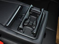 2013款 320i 2.0T 自动 风尚设计套装