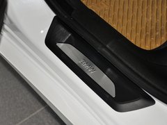 2013款 320i 2.0T 自动 风尚设计套装