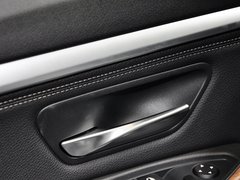 2013款 320i 2.0T 自动 风尚设计套装
