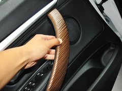 2013款 320i 2.0T 自动 风尚设计套装