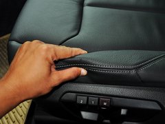 2013款 320i 2.0T 自动 风尚设计套装