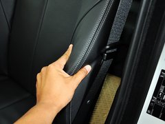 2013款 320i 2.0T 自动 风尚设计套装