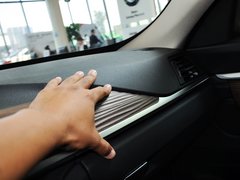 2013款 320i 2.0T 自动 风尚设计套装