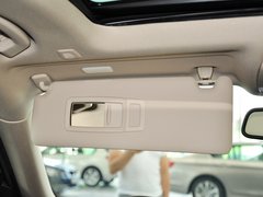 2013款 320i 2.0T 自动 风尚设计套装
