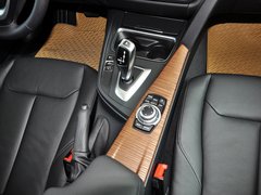 2013款 320i 2.0T 自动 风尚设计套装